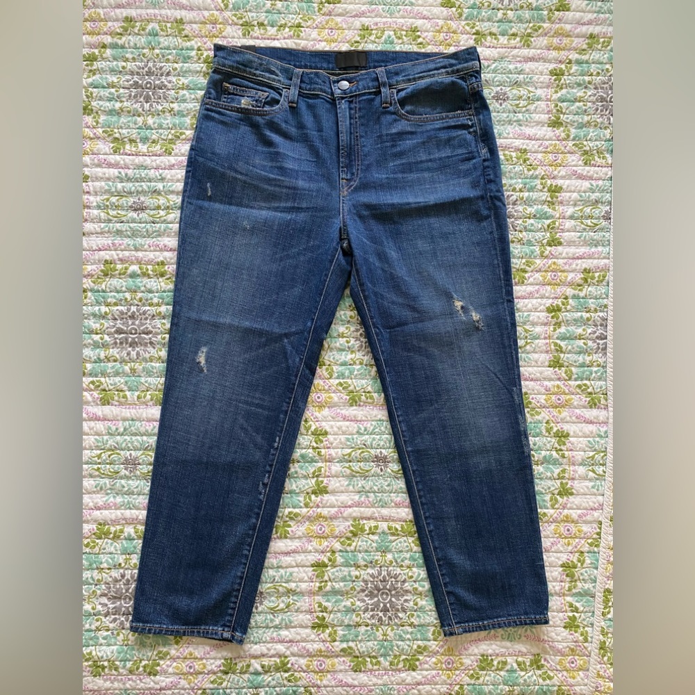 Vince Women’s Distressed Jeans - size 31